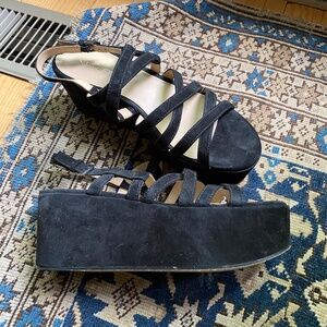 Lovely Via Spiga Black Platforms Suede